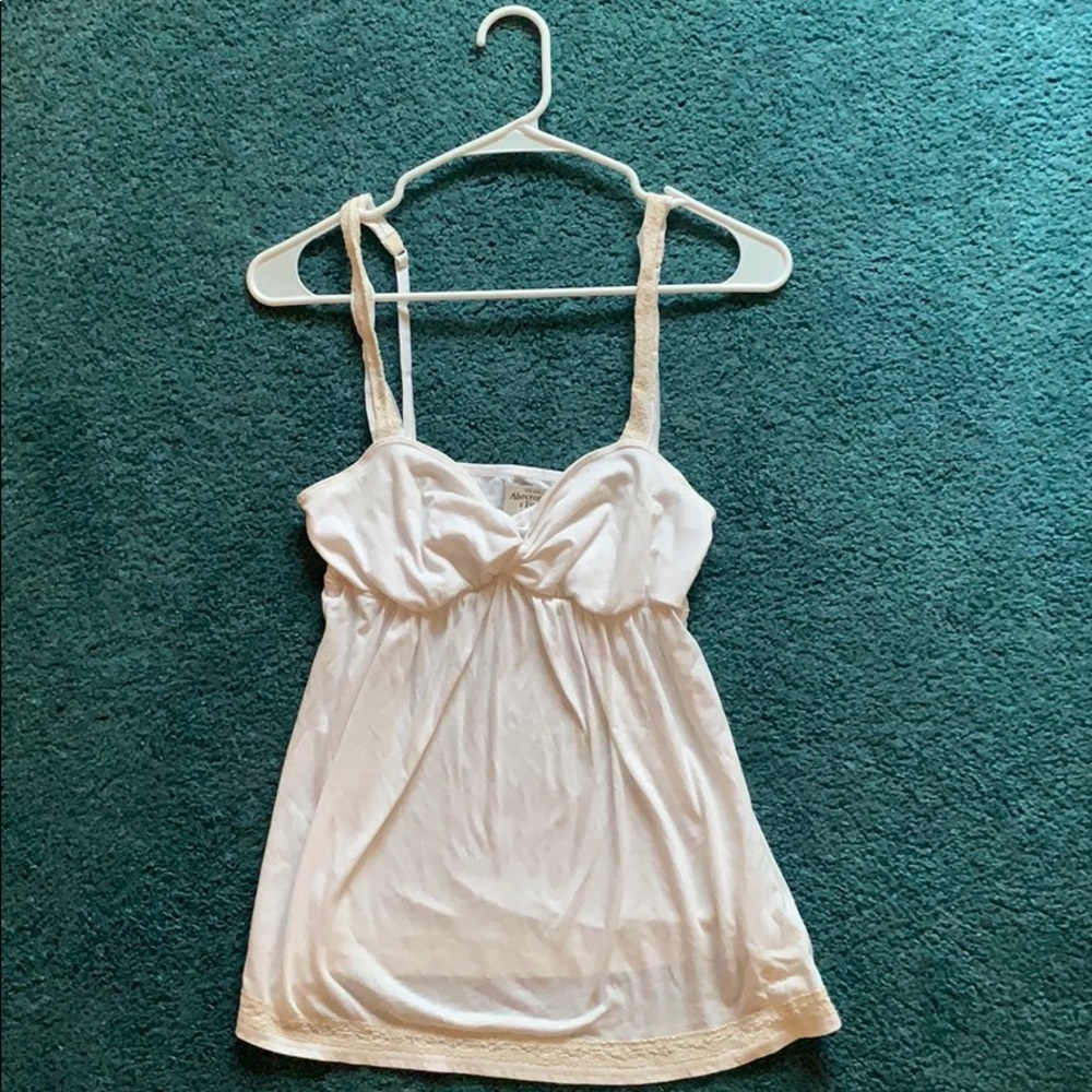 A&F white flowy tank